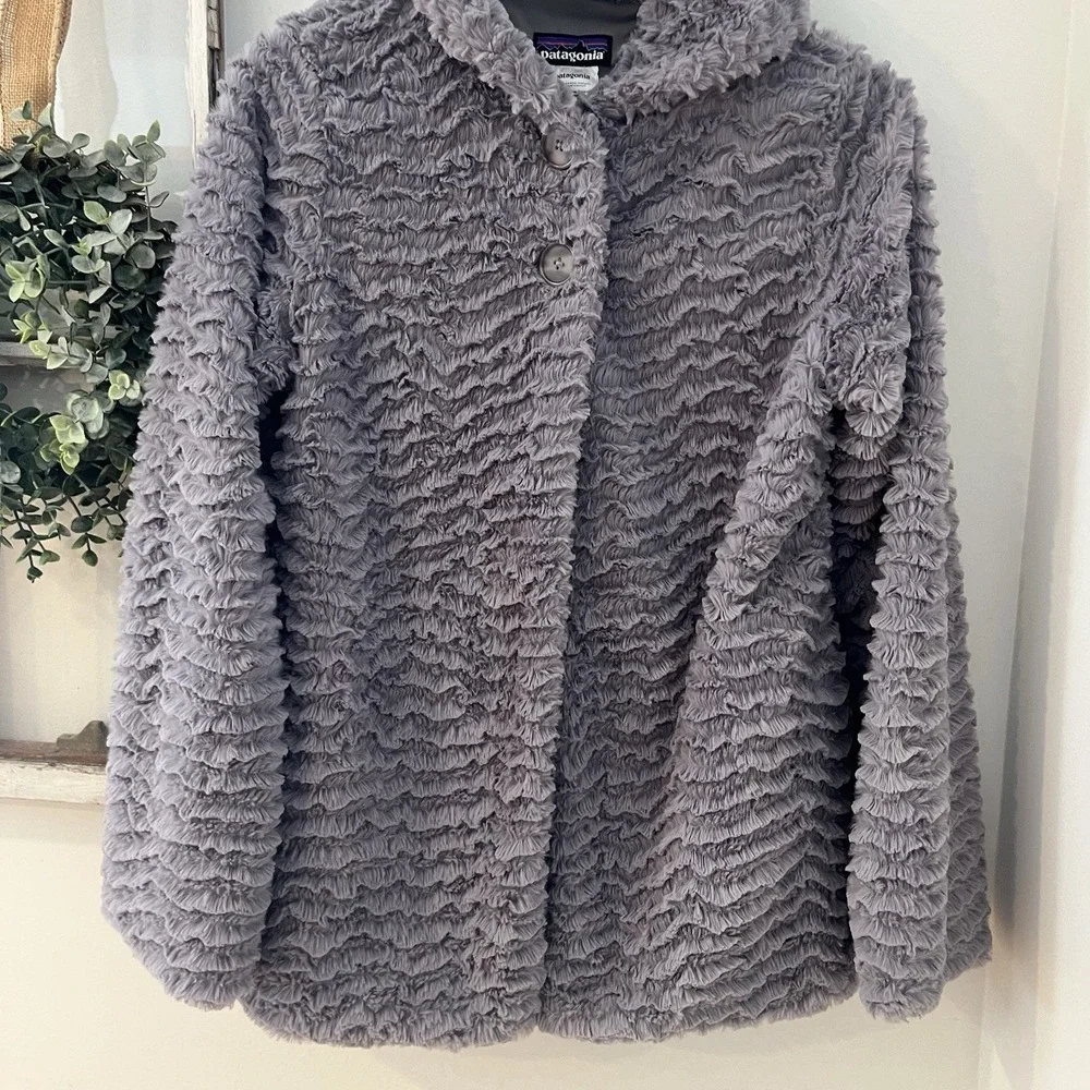 Patagonia XL 14 Girls Gray Pelage Jacket Fleece Faux Fur‎ Button Pockets EUC